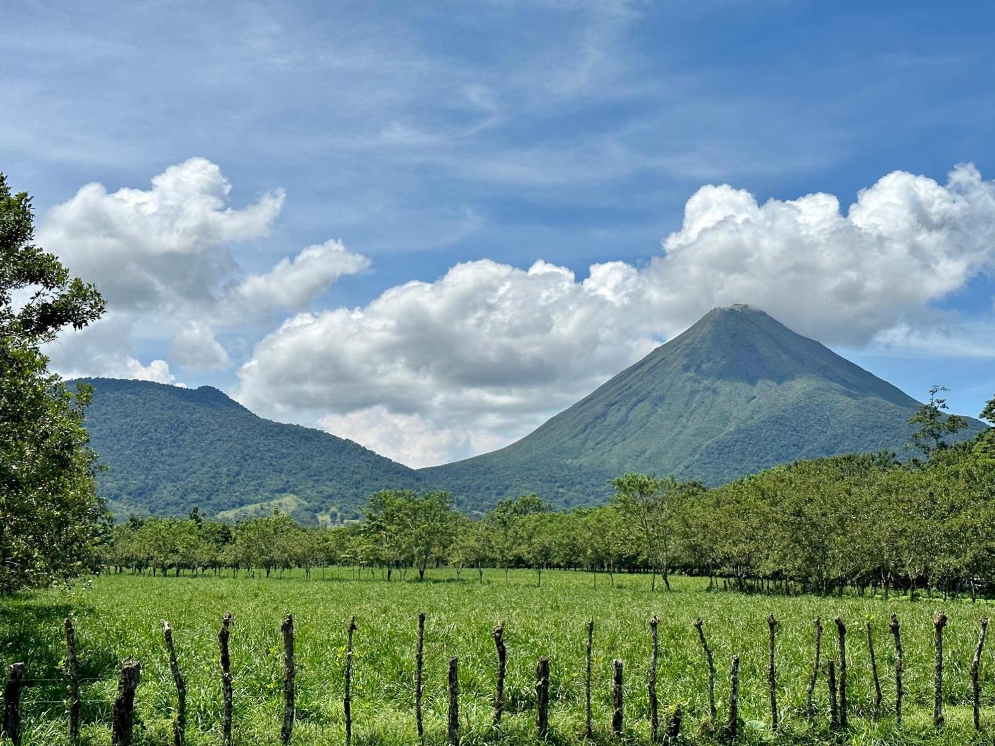 Oasis Arenal Villa Pool & Arenal Volcano View La Fortuna Eksteriør billede